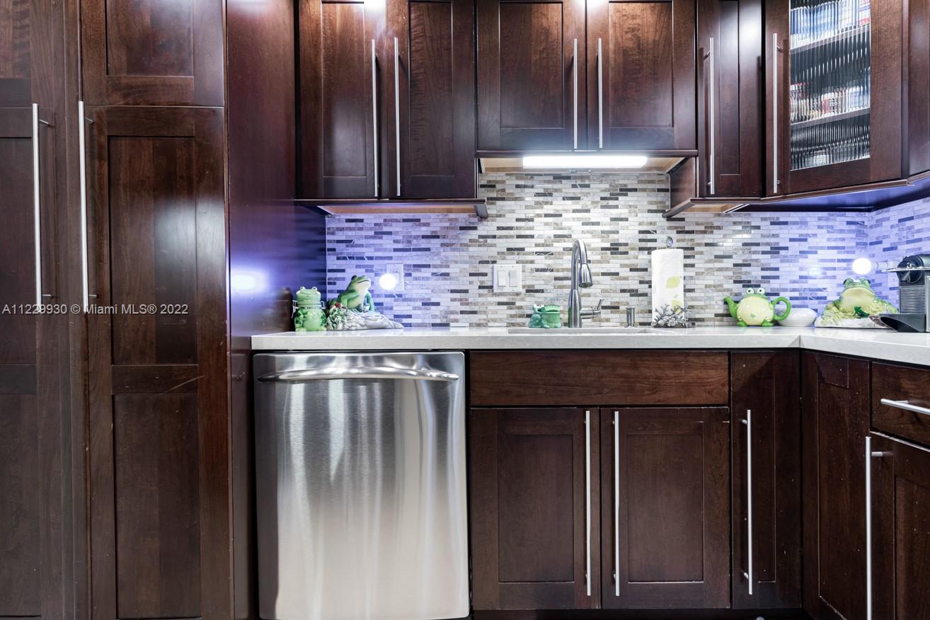 GALLEON CONDO - Residential