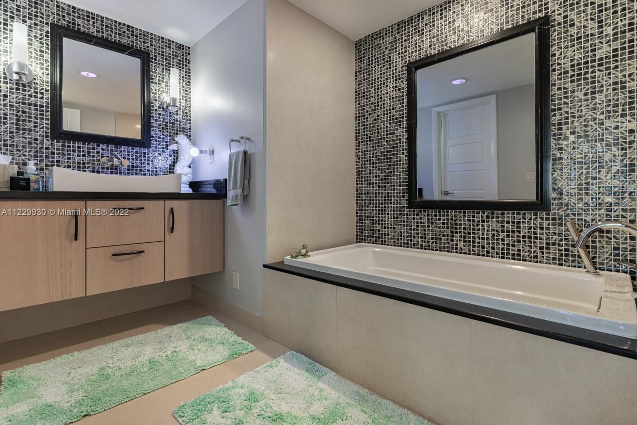 GALLEON CONDO - Residential