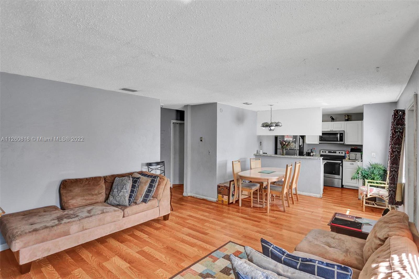 TIFFANY LAKE CONDO PH 3 - Residential