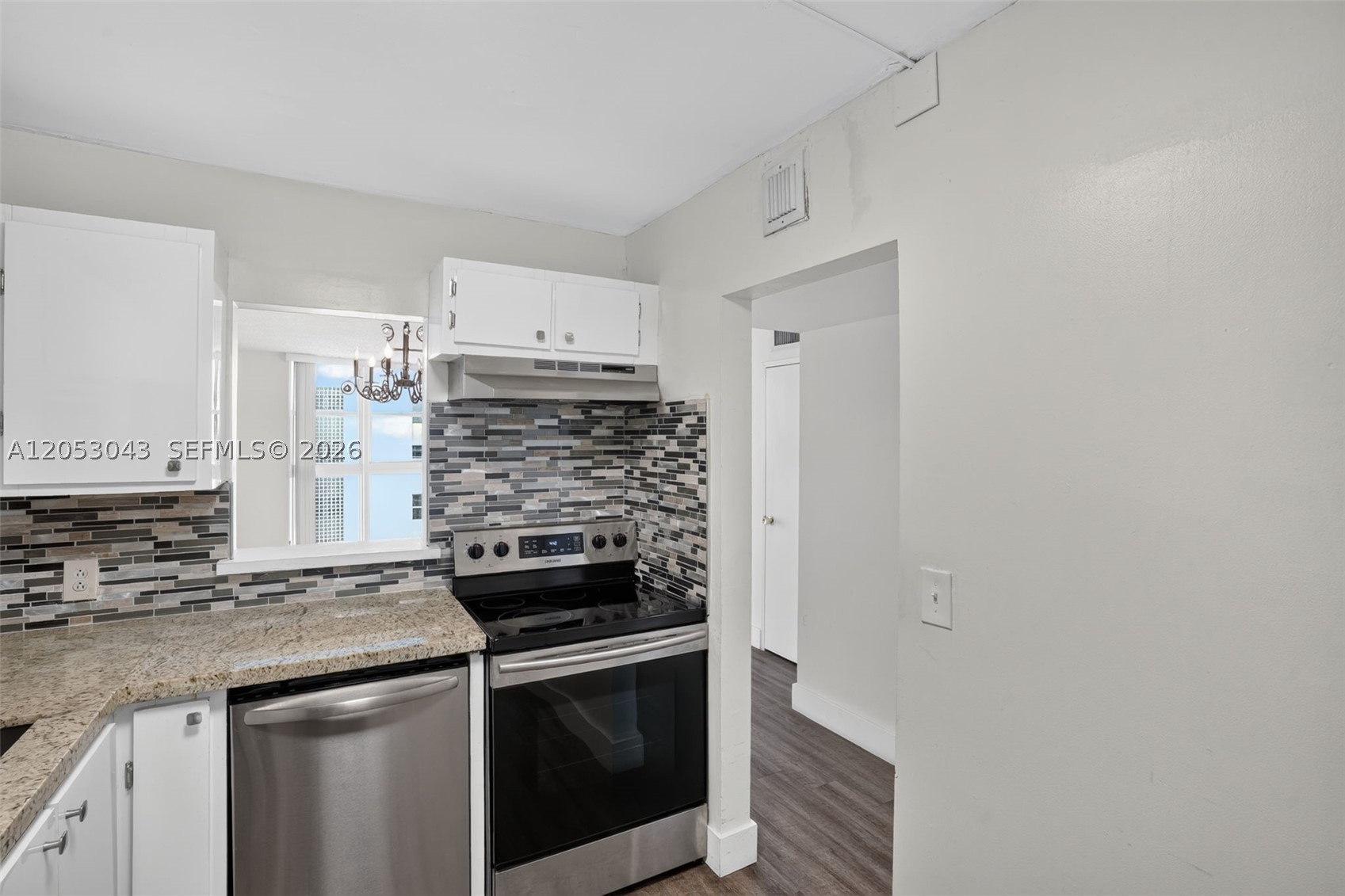 BAYVIEW TERR CONDO - Residential
