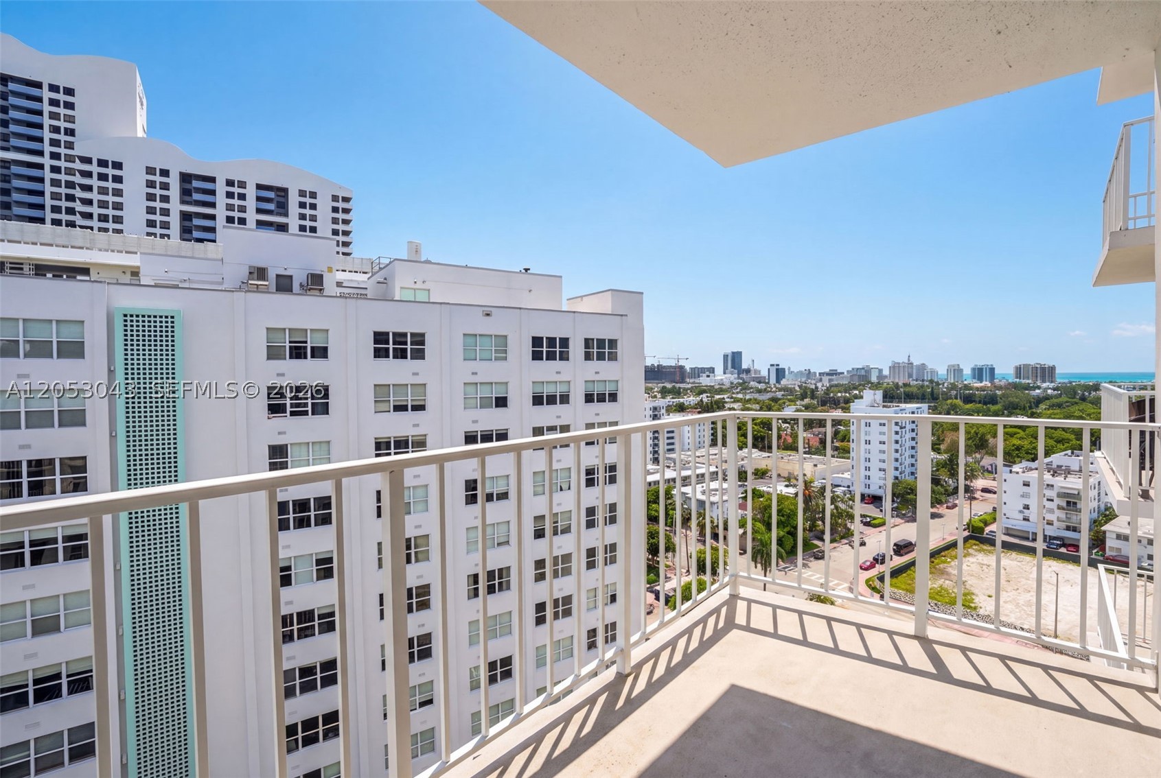 BAYVIEW TERR CONDO - Residential