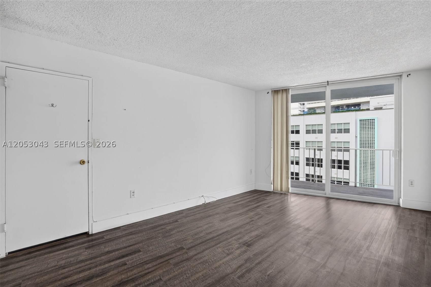 BAYVIEW TERR CONDO - Residential