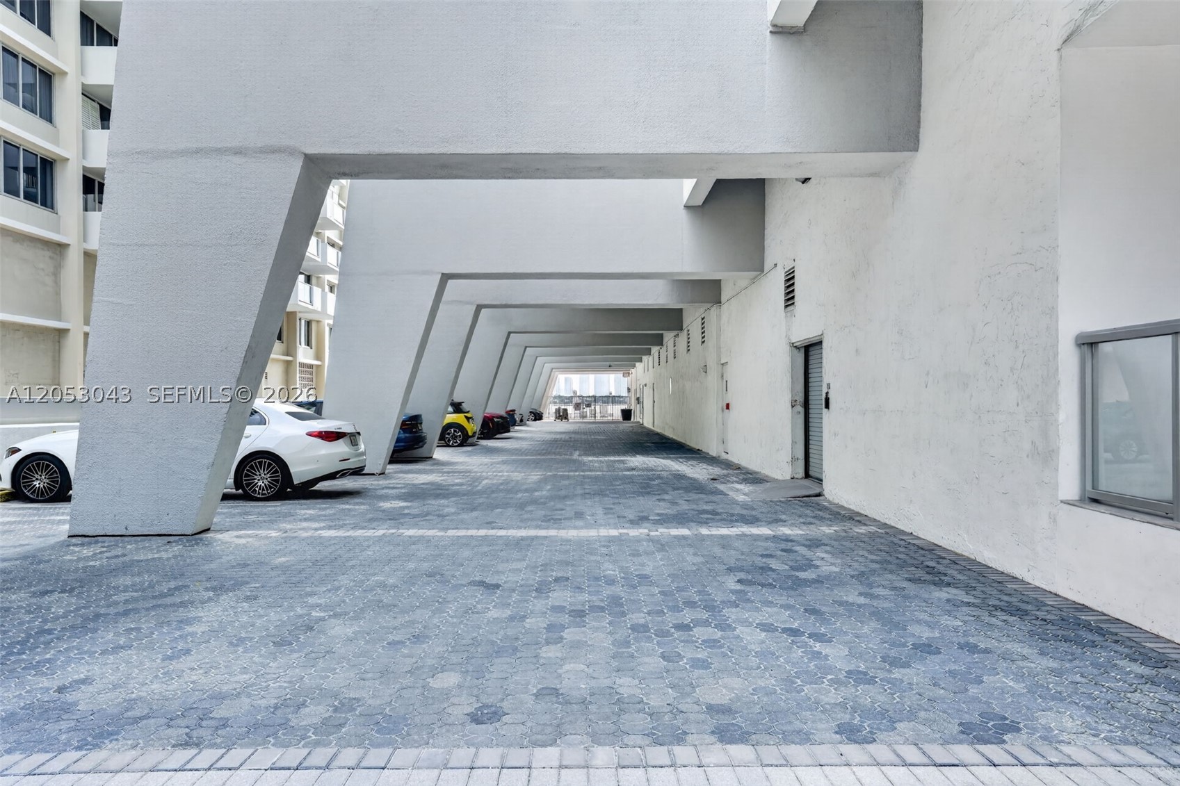 BAYVIEW TERR CONDO - Residential