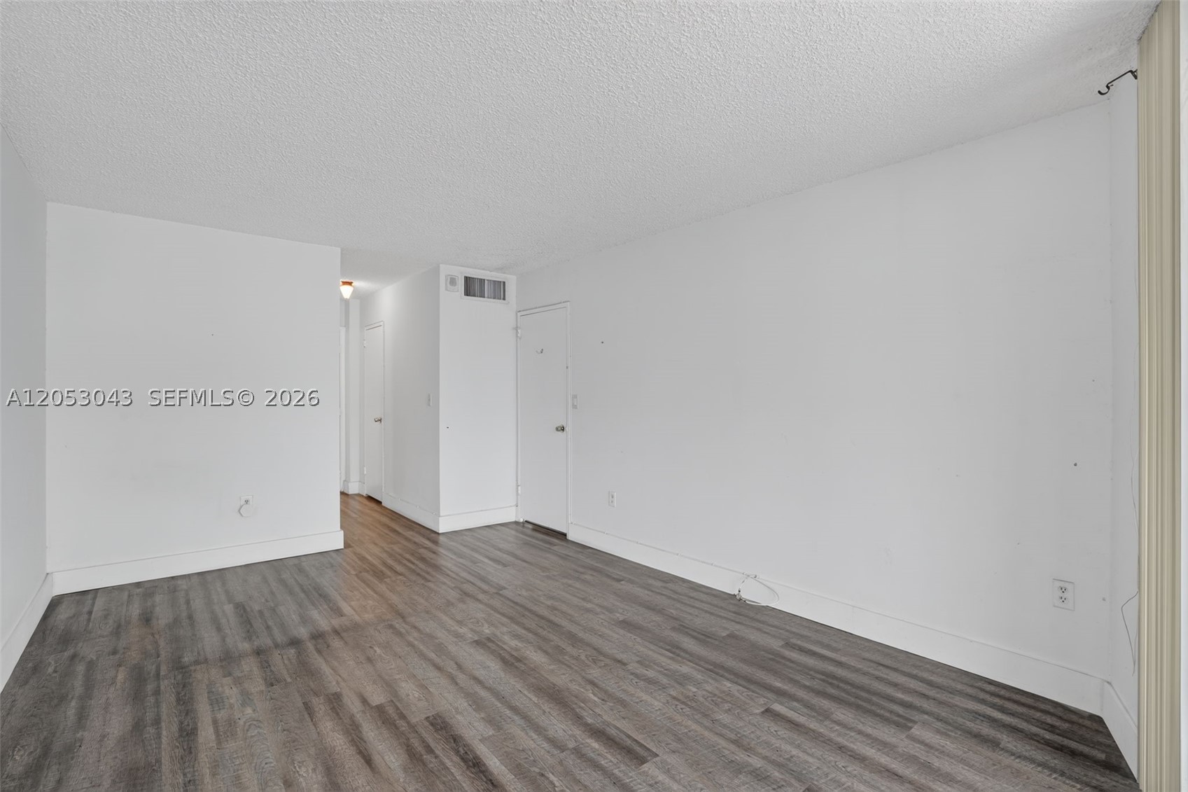 BAYVIEW TERR CONDO - Residential