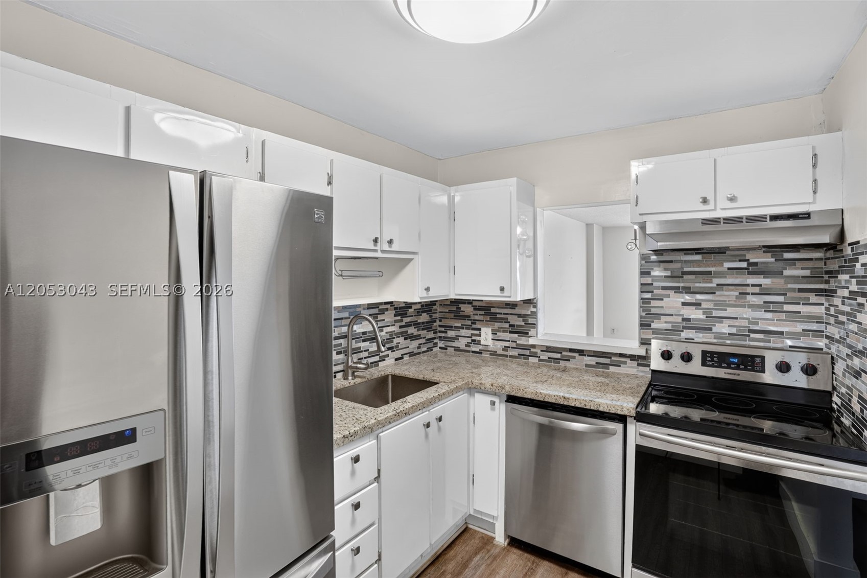 BAYVIEW TERR CONDO - Residential