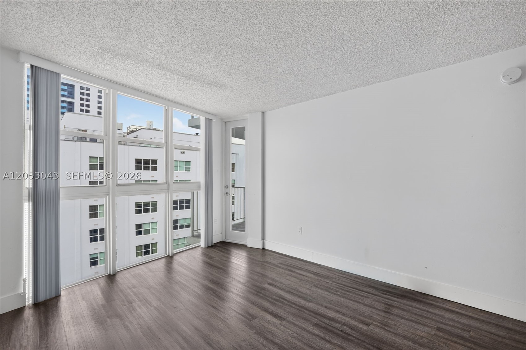 BAYVIEW TERR CONDO - Residential