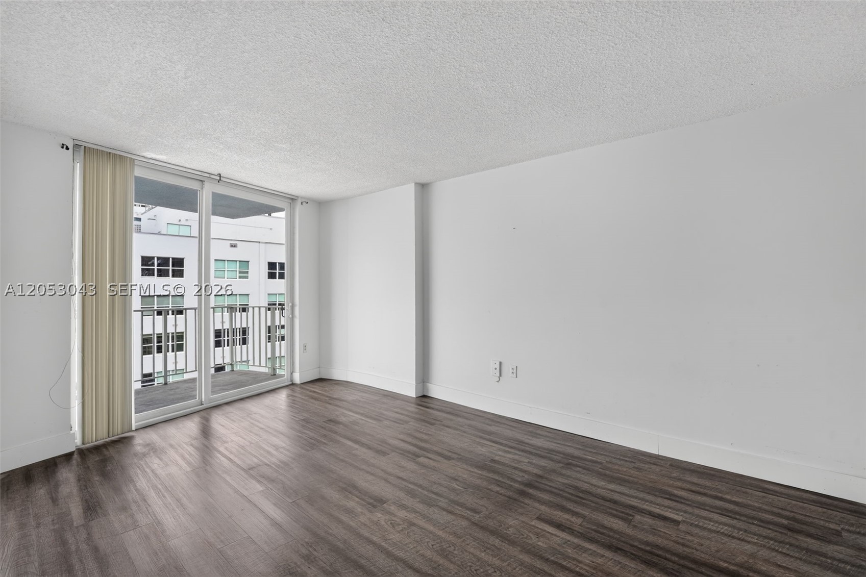 BAYVIEW TERR CONDO - Residential