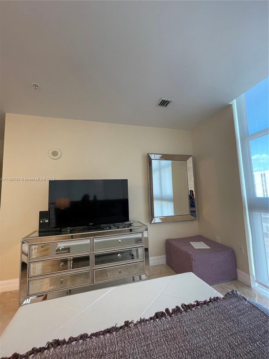 BRICKELL ON THE RIVER S T - Residential Lease