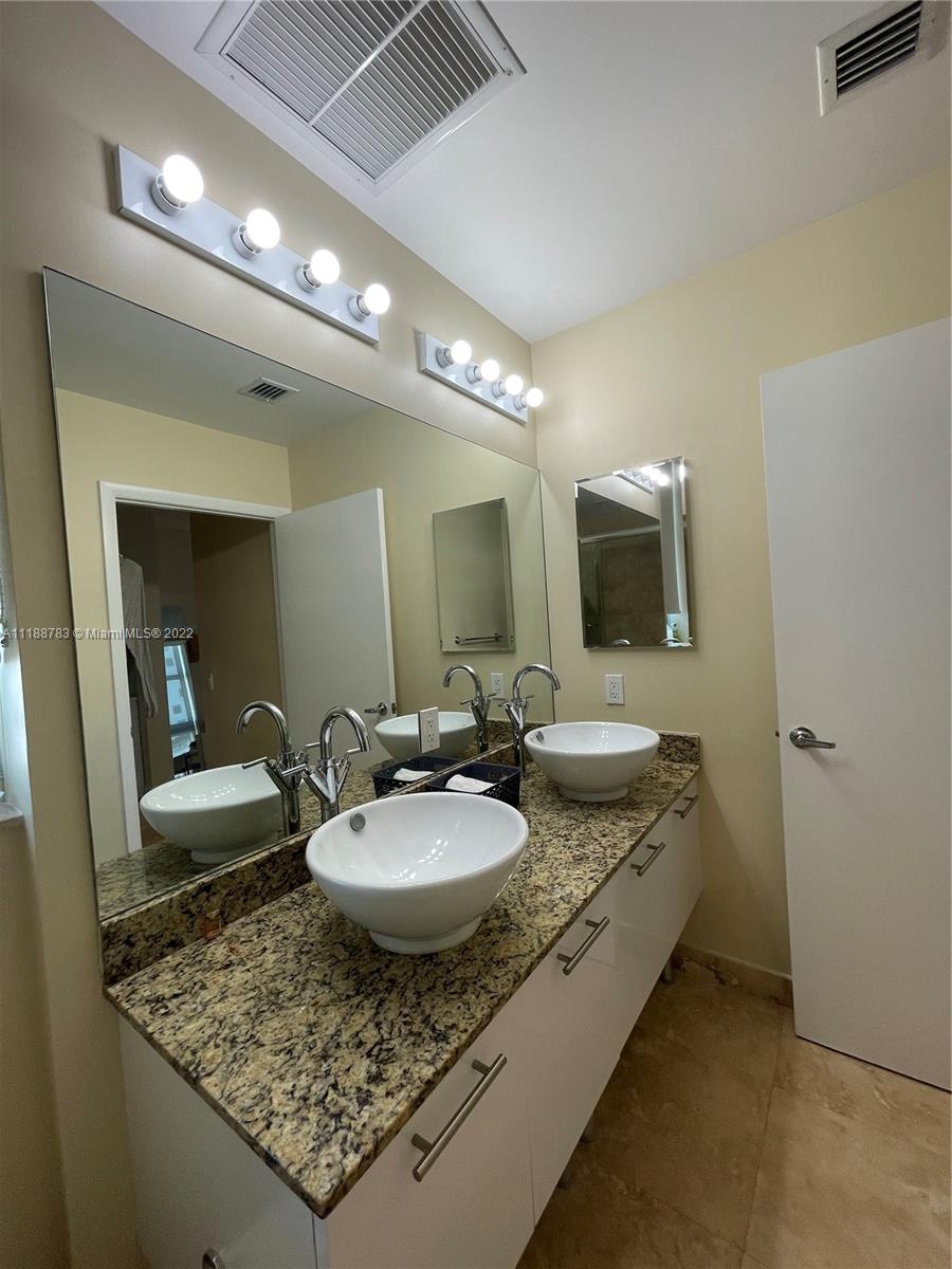 BRICKELL ON THE RIVER S T - Residential Lease