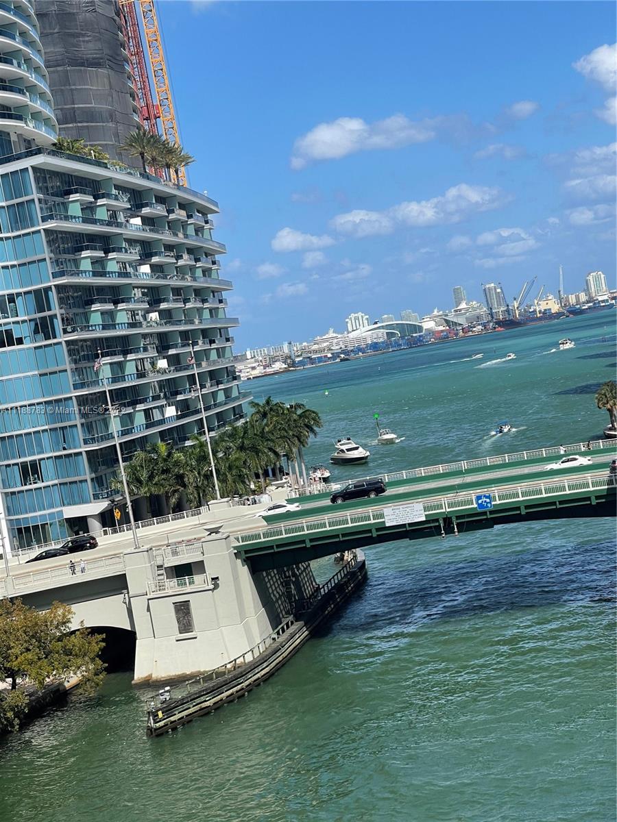 BRICKELL ON THE RIVER S T - Residential Lease
