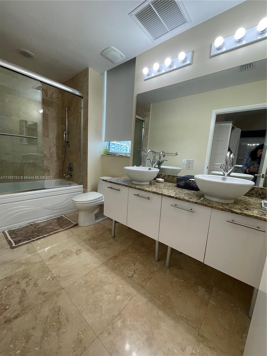BRICKELL ON THE RIVER S T - Residential Lease