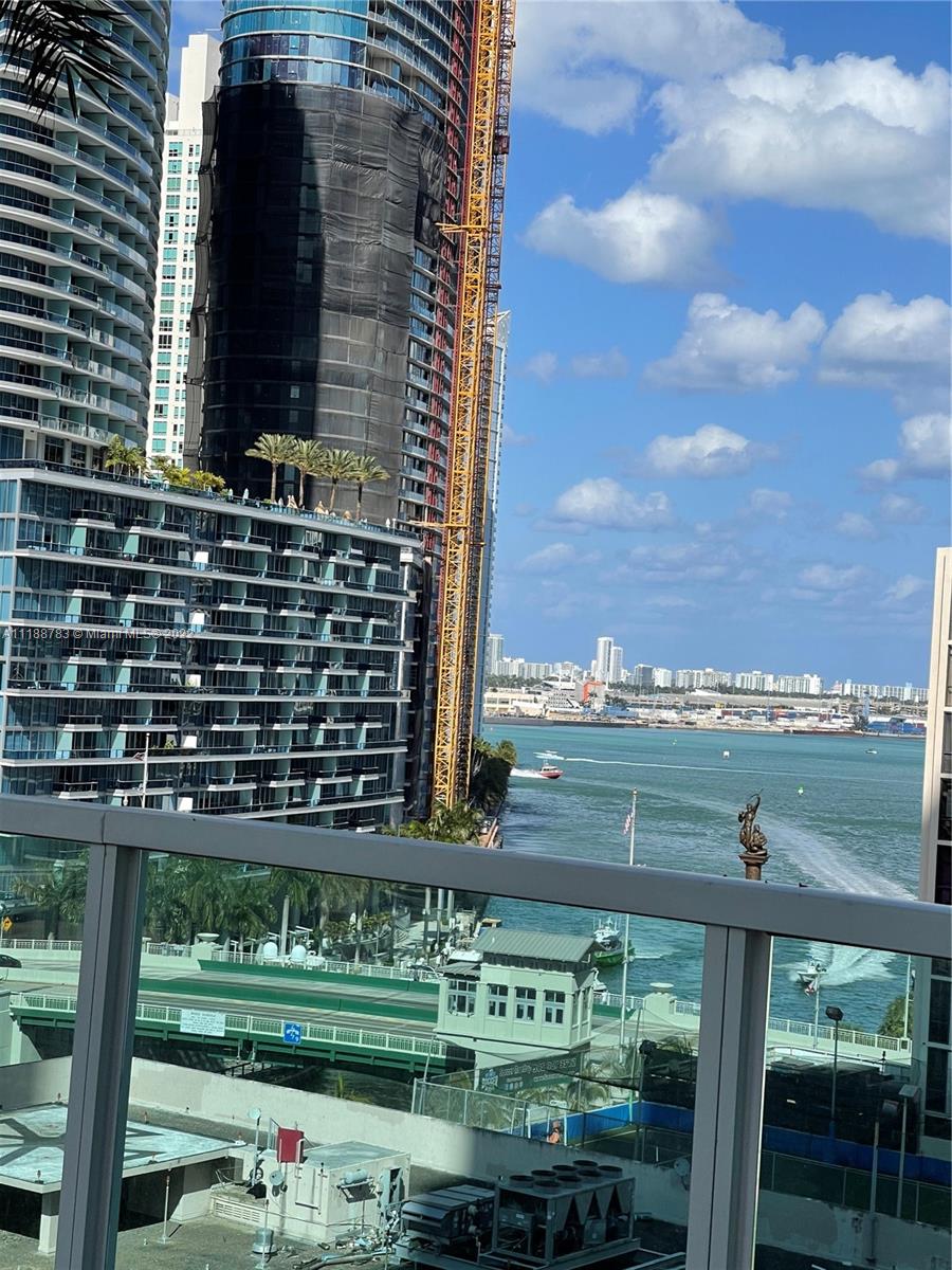 BRICKELL ON THE RIVER S T - Residential Lease