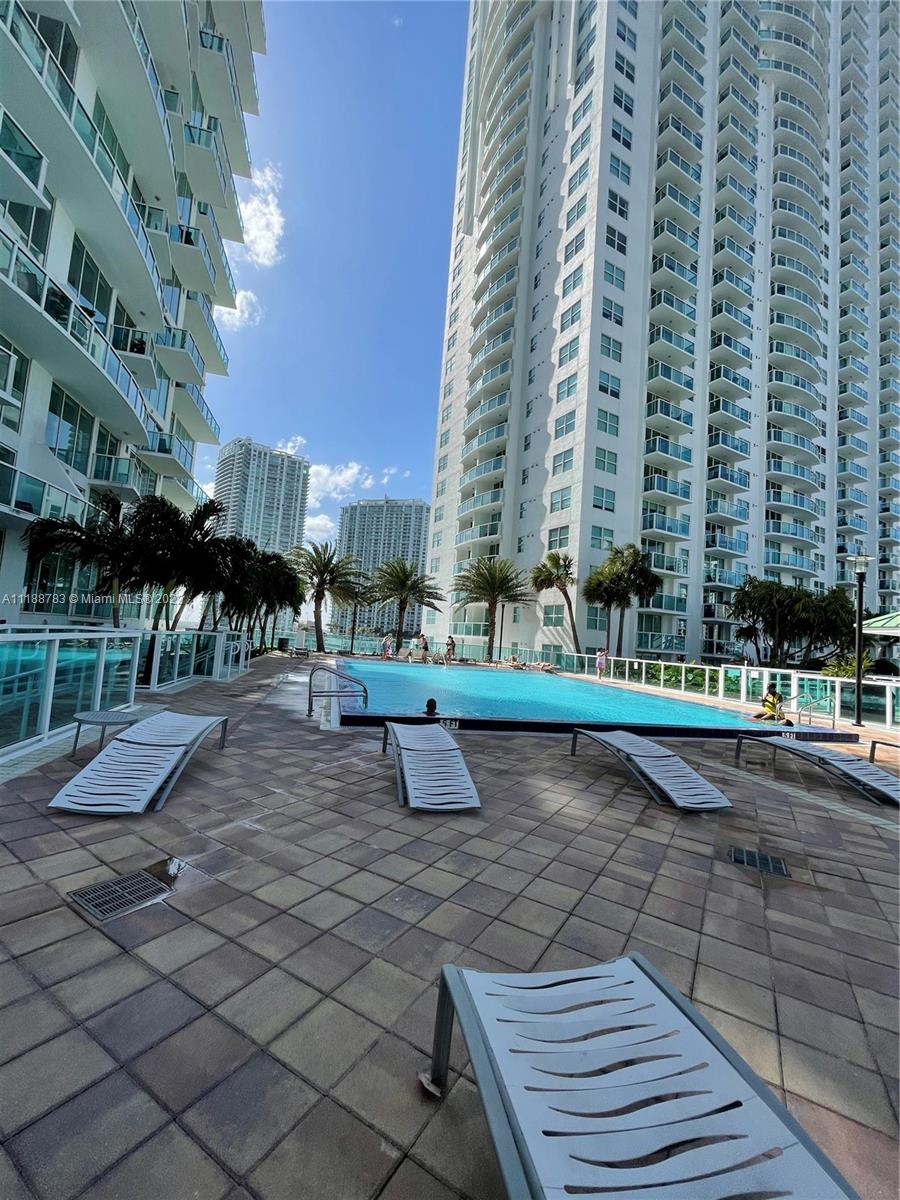 BRICKELL ON THE RIVER S T - Residential Lease