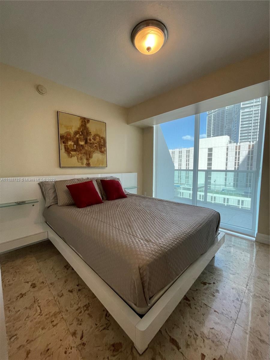 BRICKELL ON THE RIVER S T - Residential Lease