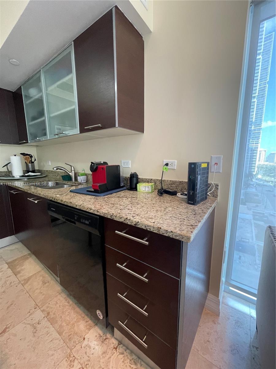 BRICKELL ON THE RIVER S T - Residential Lease