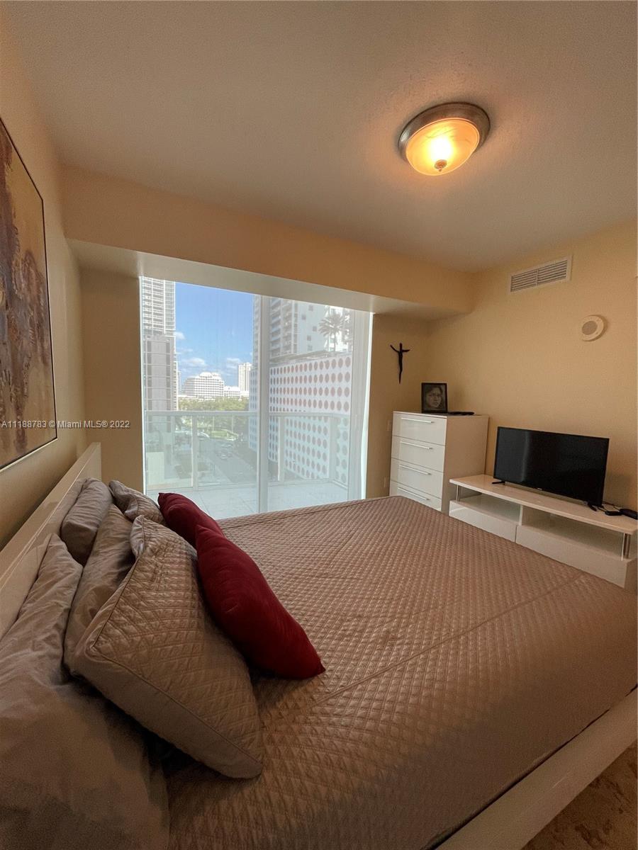 BRICKELL ON THE RIVER S T - Residential Lease
