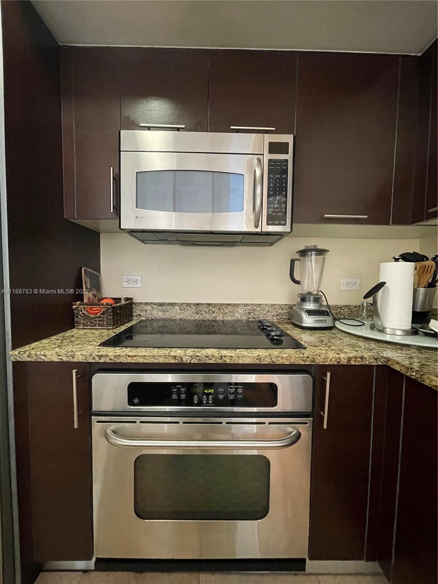 BRICKELL ON THE RIVER S T - Residential Lease
