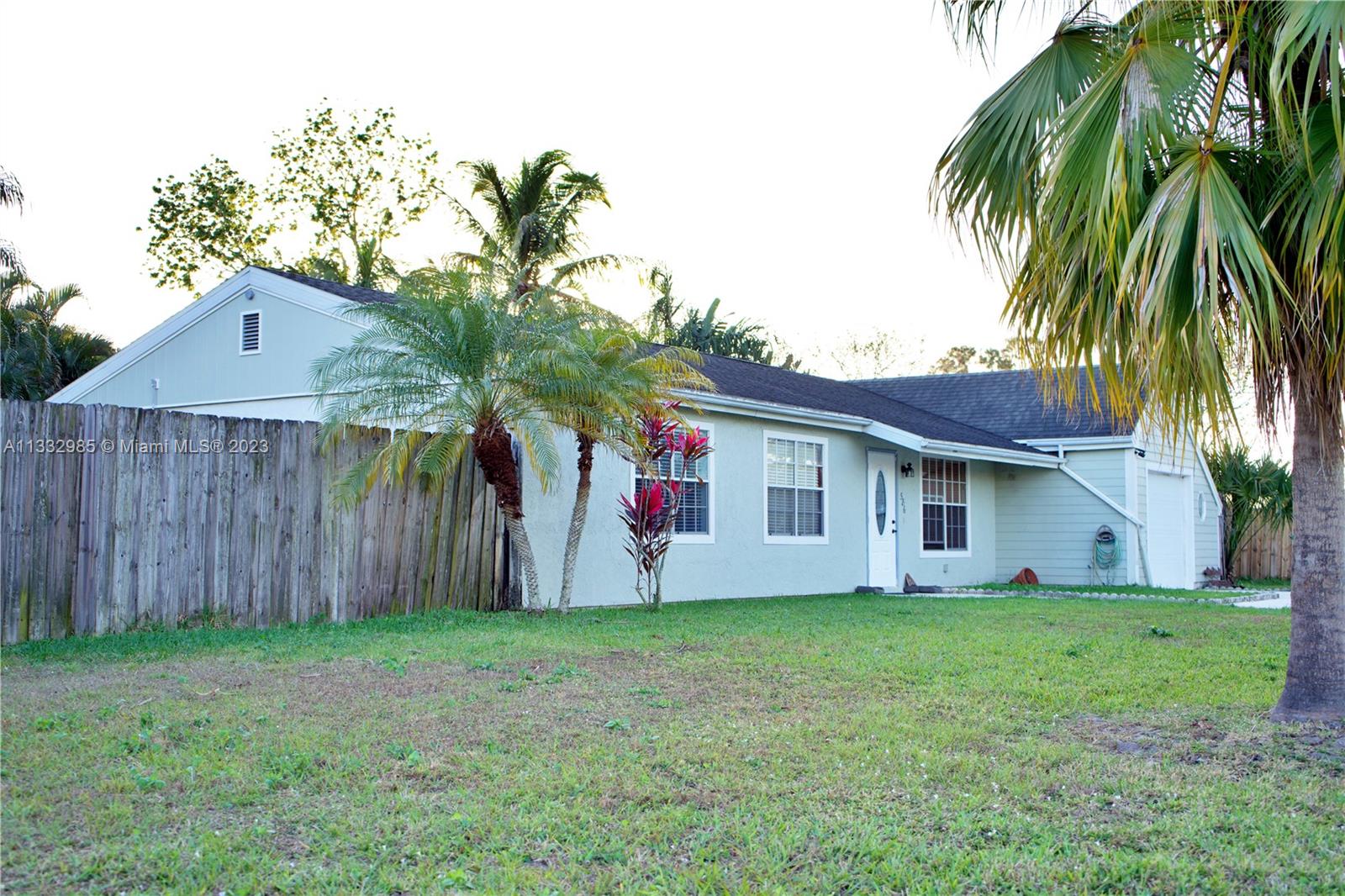 PORT ST LUCIE SECTION 13 - Residential