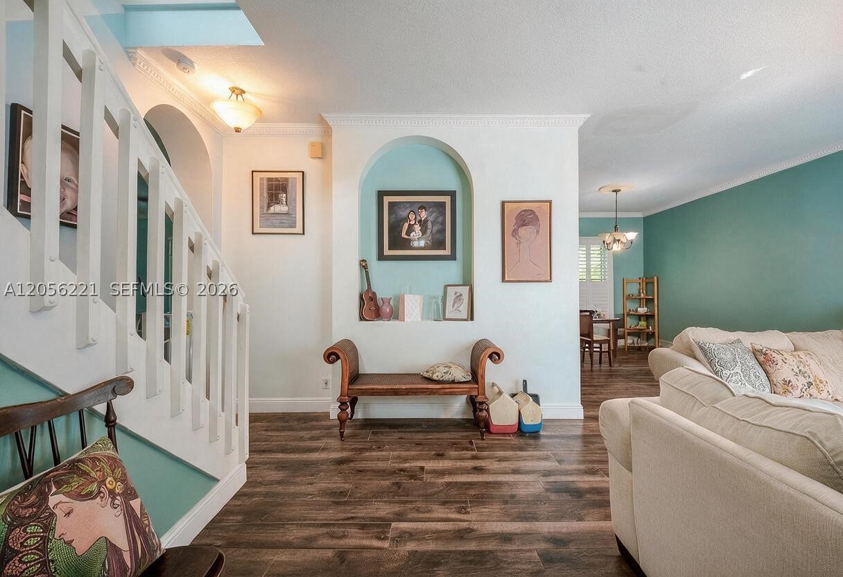 LYONS WEST - Residential