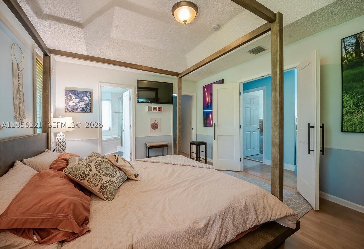 LYONS WEST - Residential