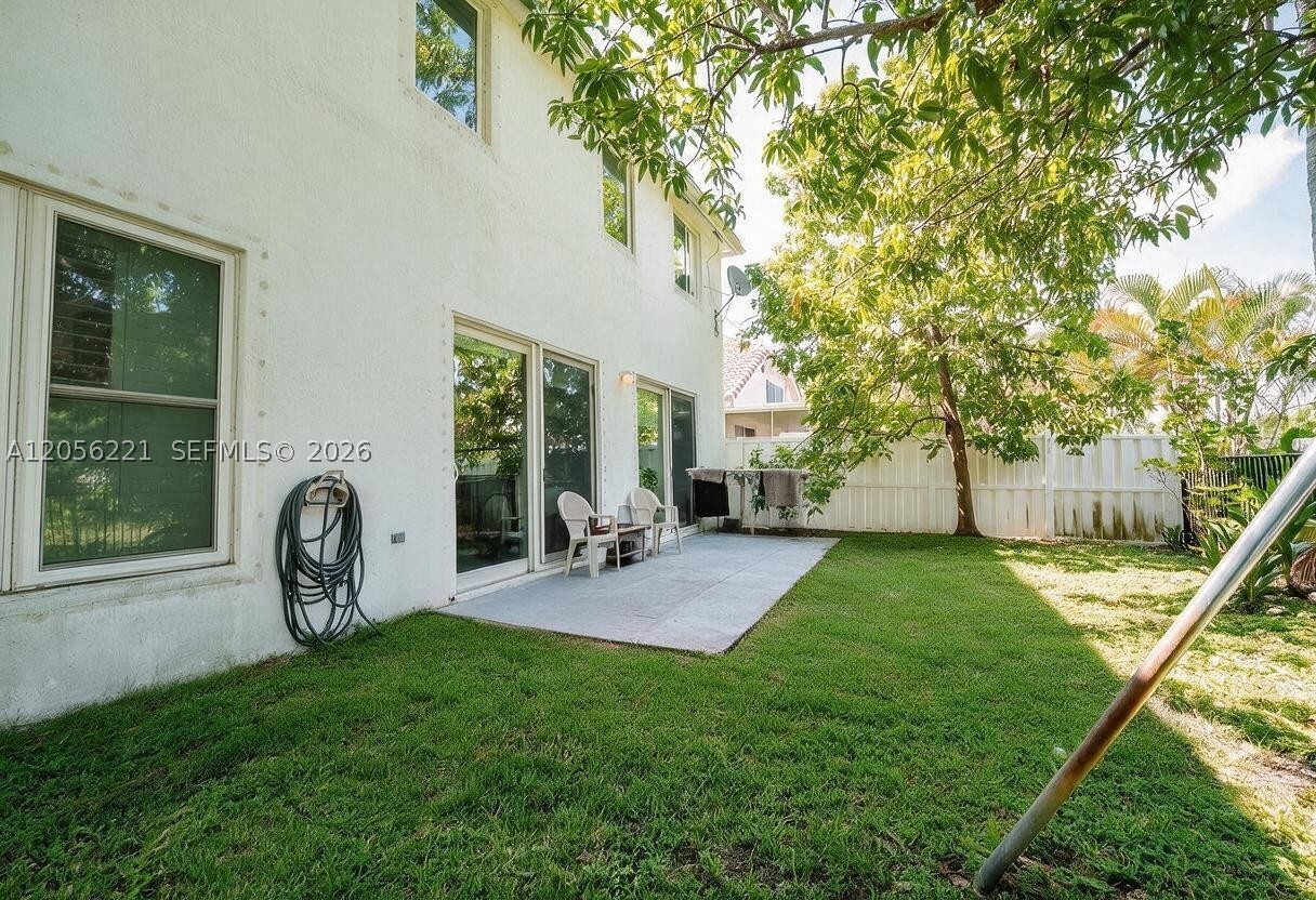 LYONS WEST - Residential