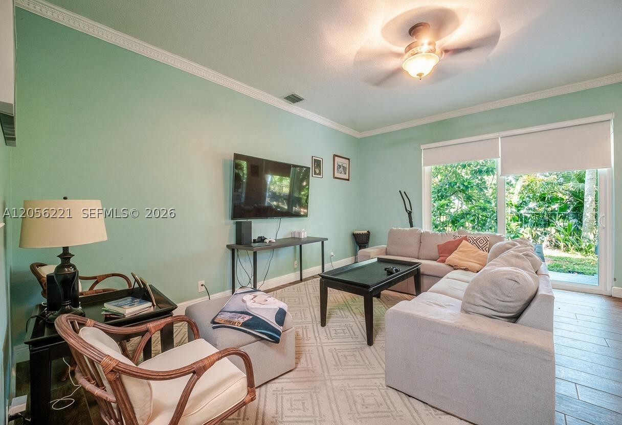 LYONS WEST - Residential