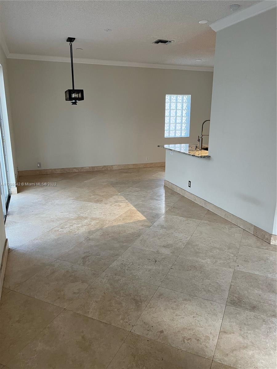 LYONS WEST - Residential Lease