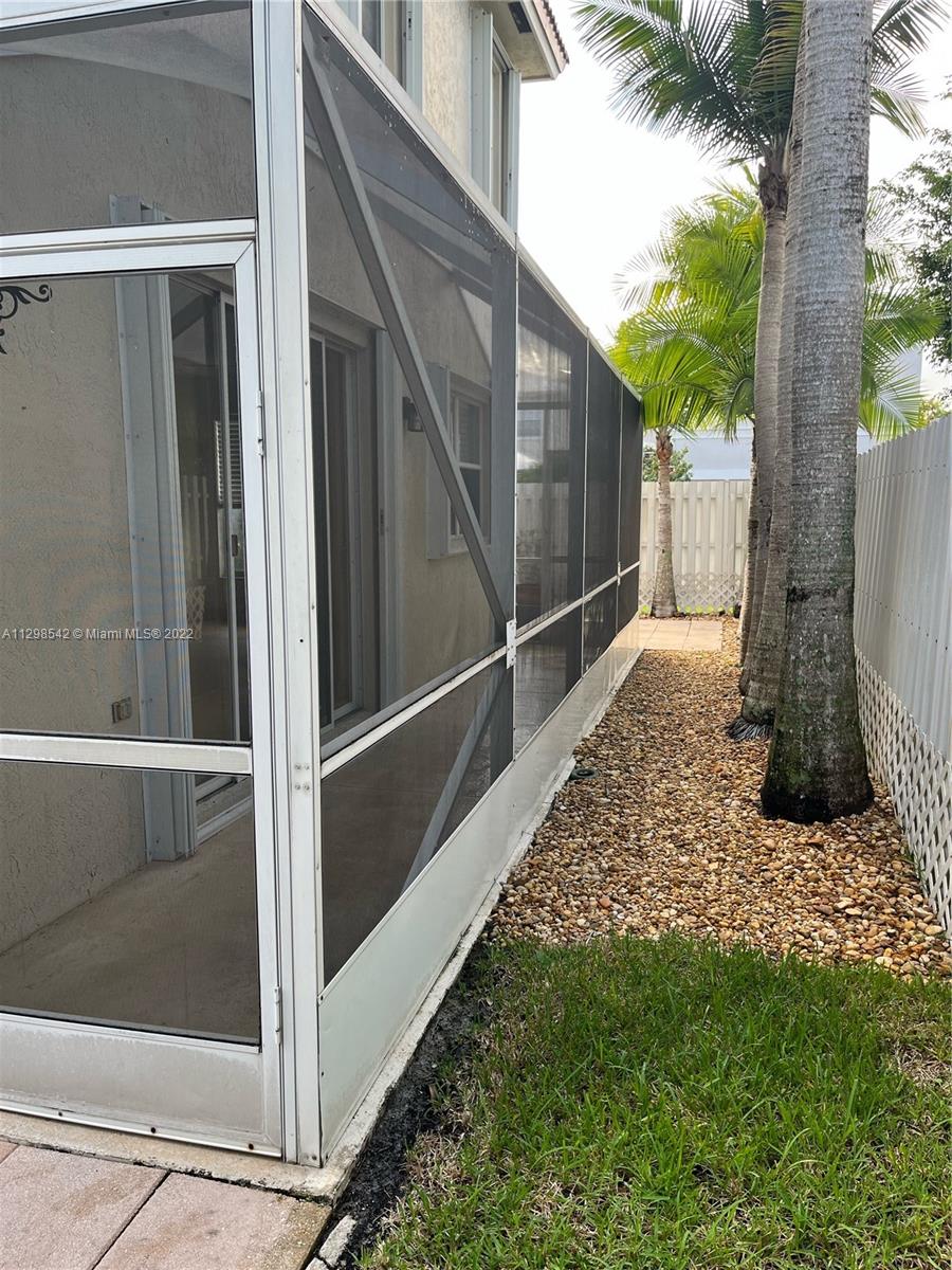 LYONS WEST - Residential Lease