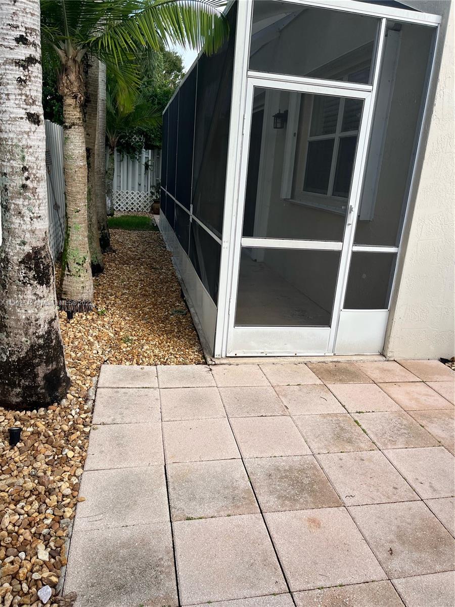 LYONS WEST - Residential Lease