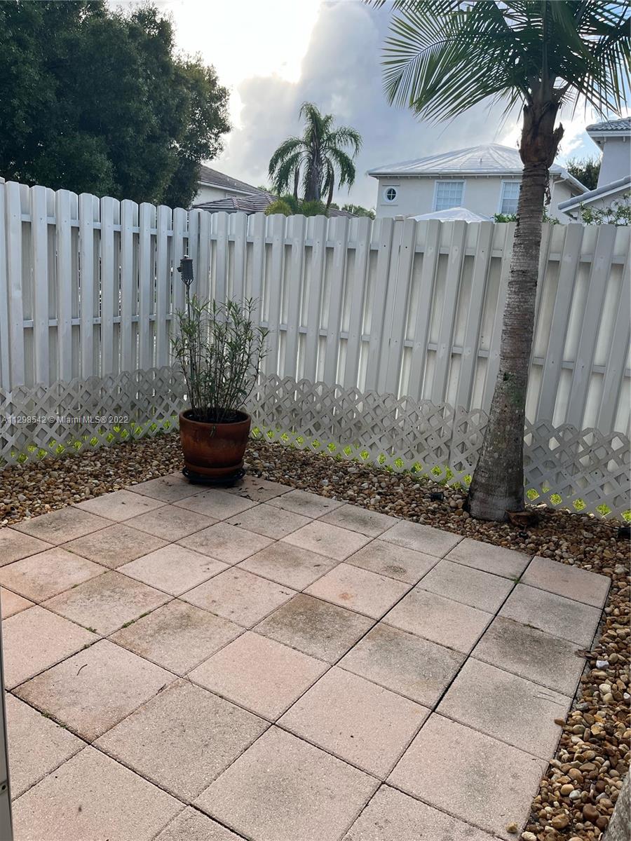 LYONS WEST - Residential Lease