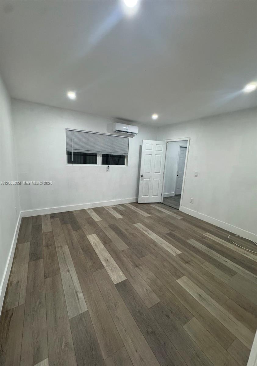 COUNTRY LAKE MANORS SEC 3 - Residential Lease