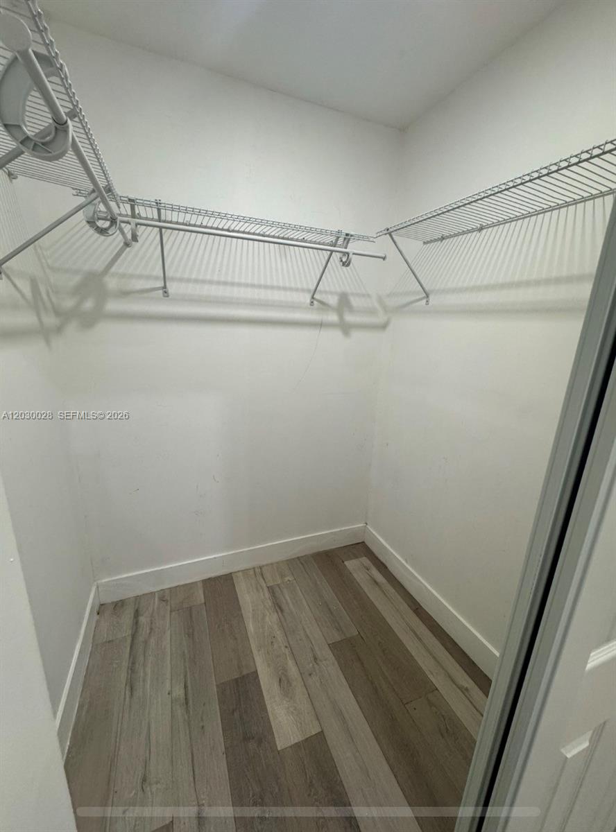 COUNTRY LAKE MANORS SEC 3 - Residential Lease
