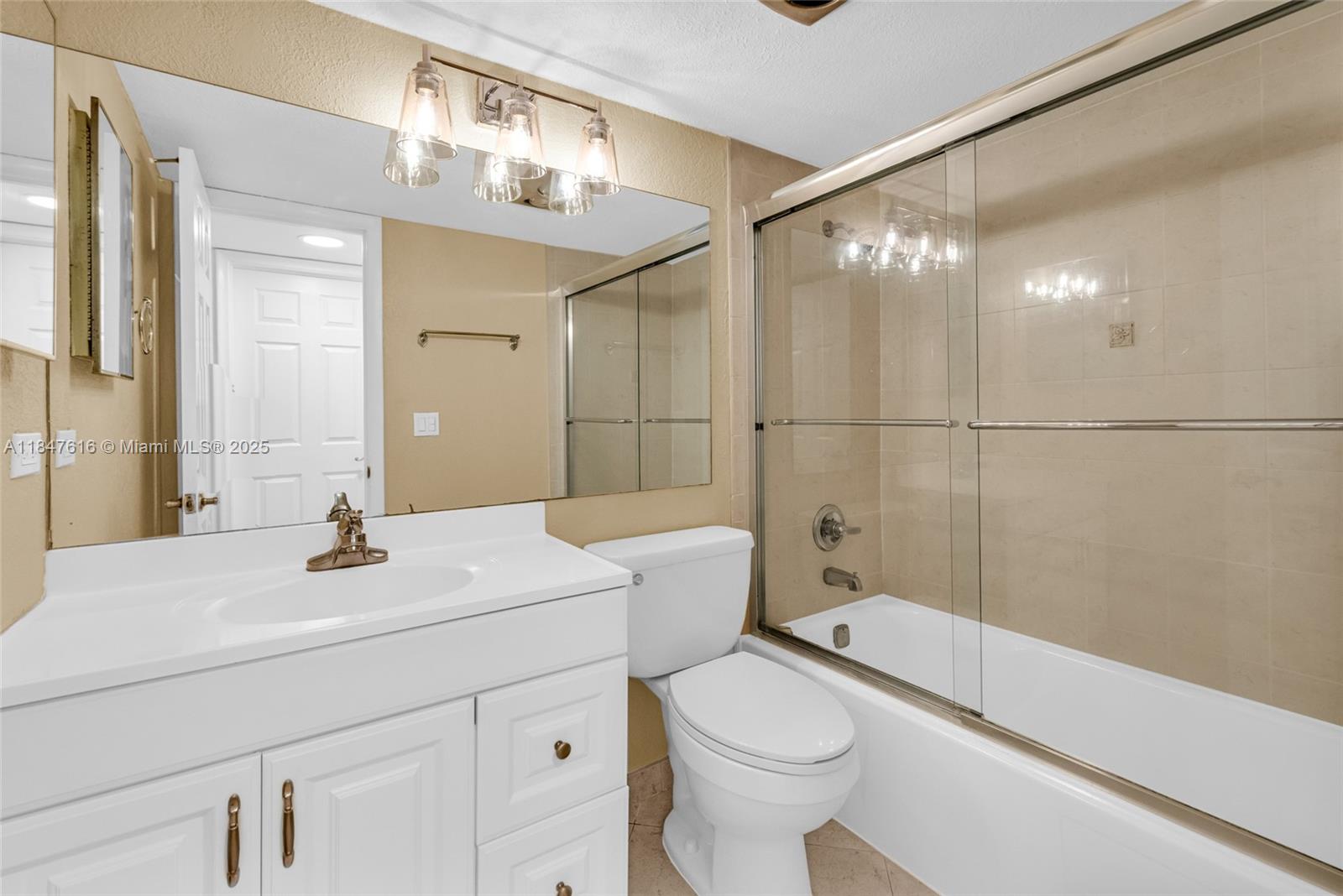 HOLLYBROOK GOLF AND TENNIS - Residential Lease