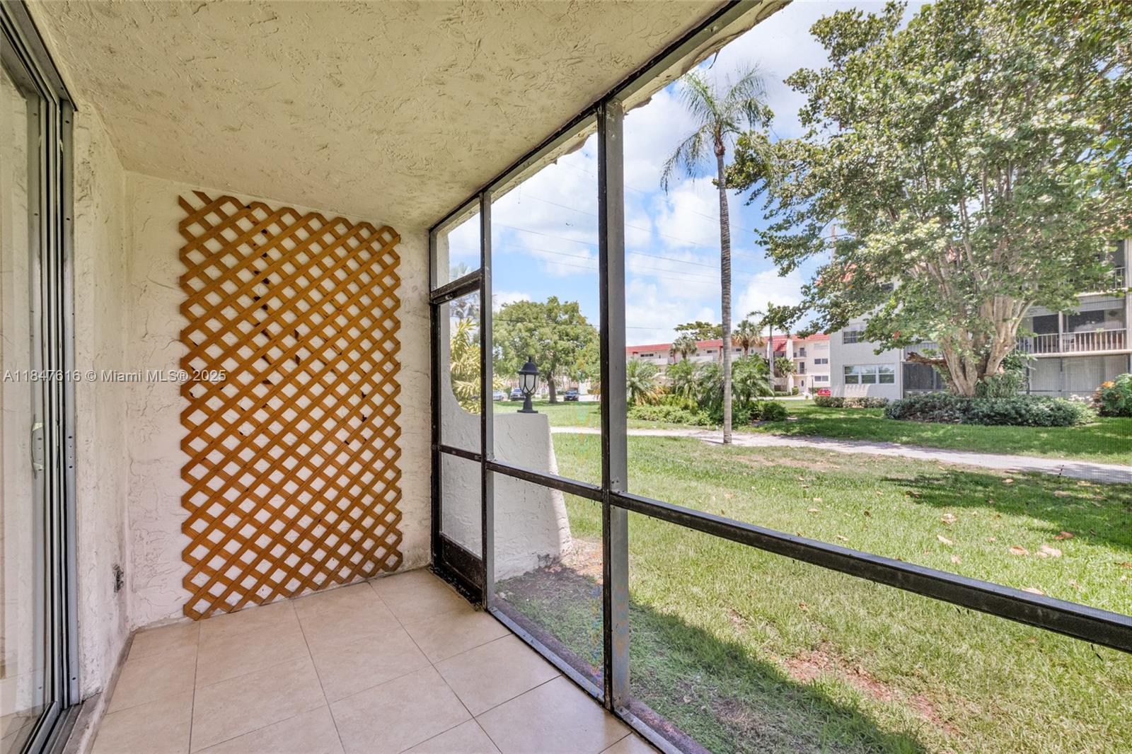 HOLLYBROOK GOLF AND TENNIS - Residential Lease