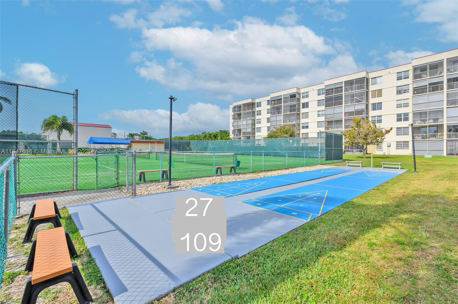 HOLLYBROOK GOLF AND TENNIS - Residential Lease