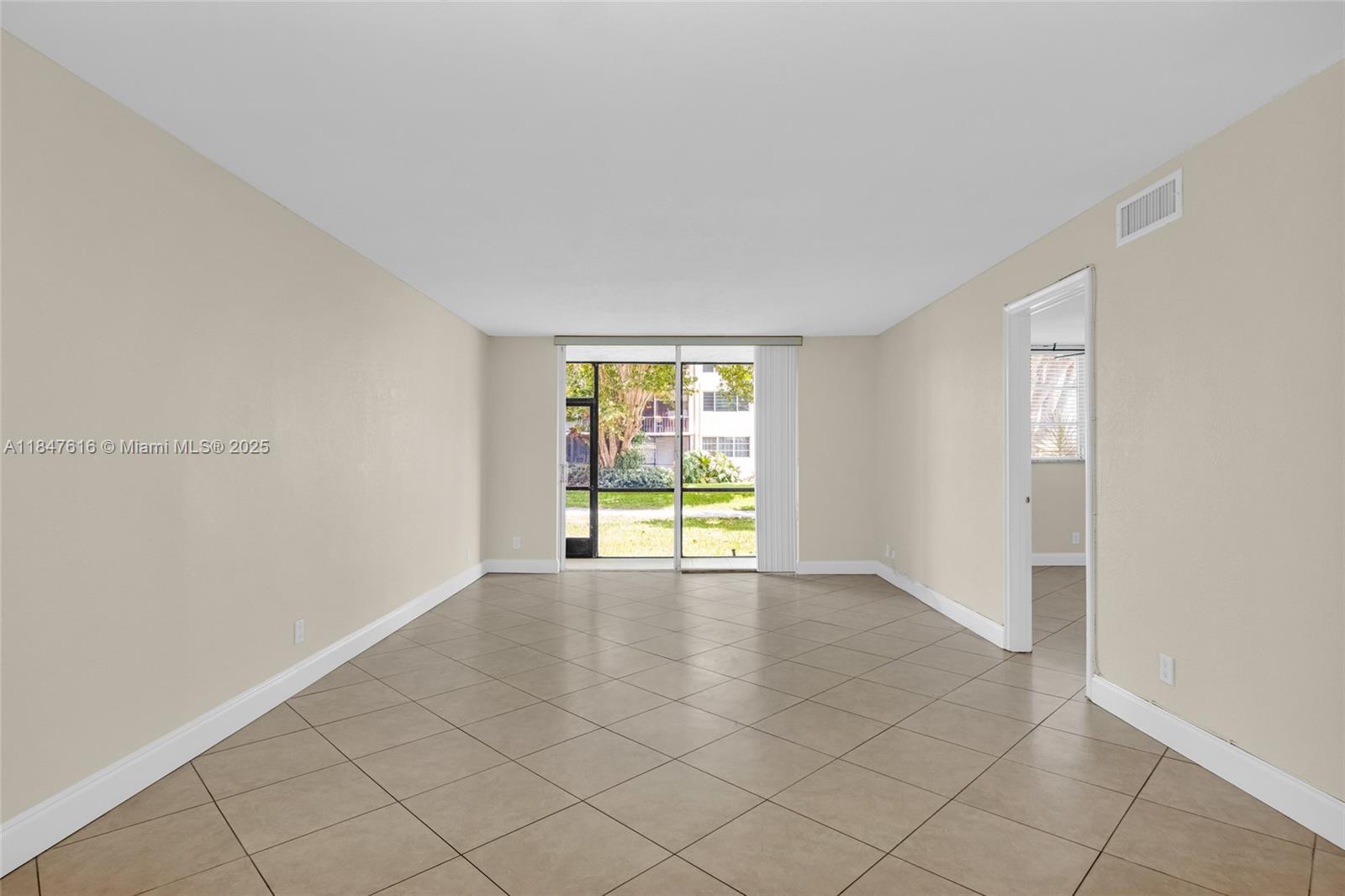 HOLLYBROOK GOLF AND TENNIS - Residential Lease