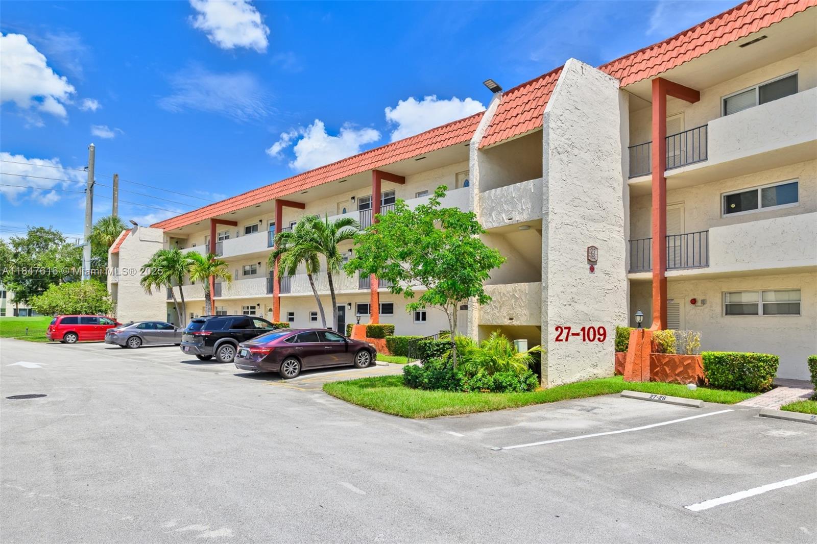 HOLLYBROOK GOLF AND TENNIS - Residential Lease