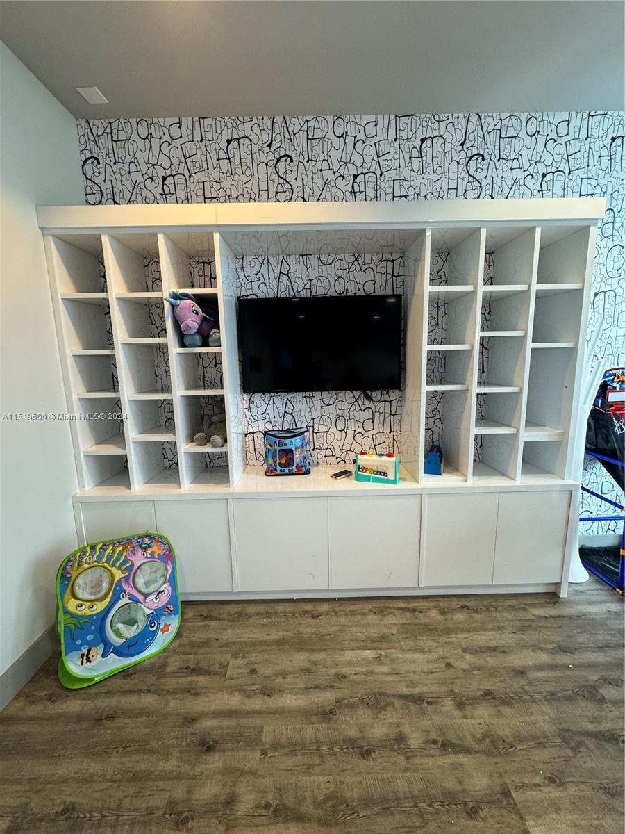 5252 PASEO CONDO - Residential