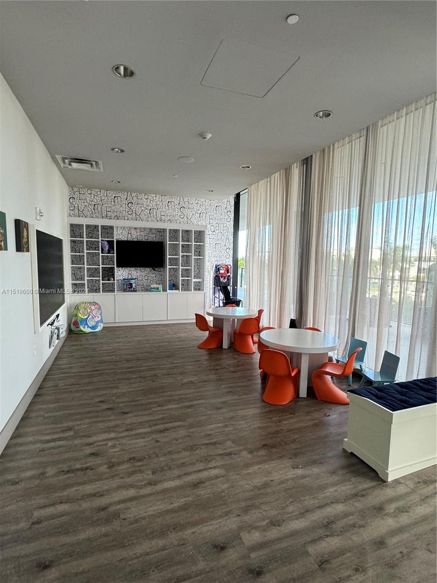 5252 PASEO CONDO - Residential