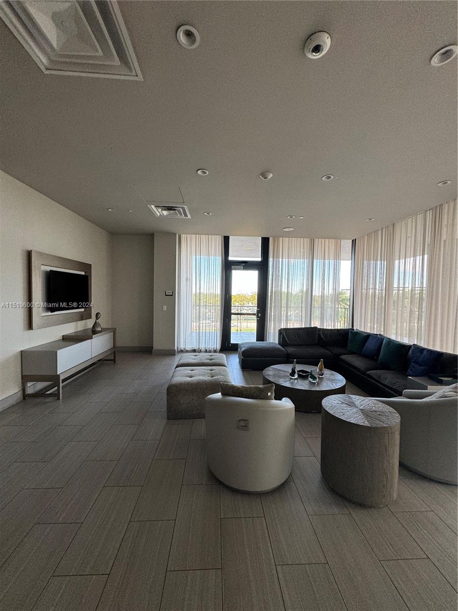 5252 PASEO CONDO - Residential