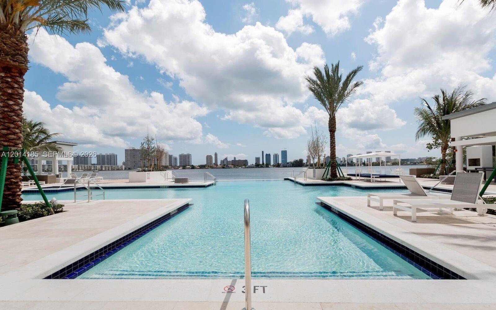 MARINA PALMS RESIDENCES - Residential