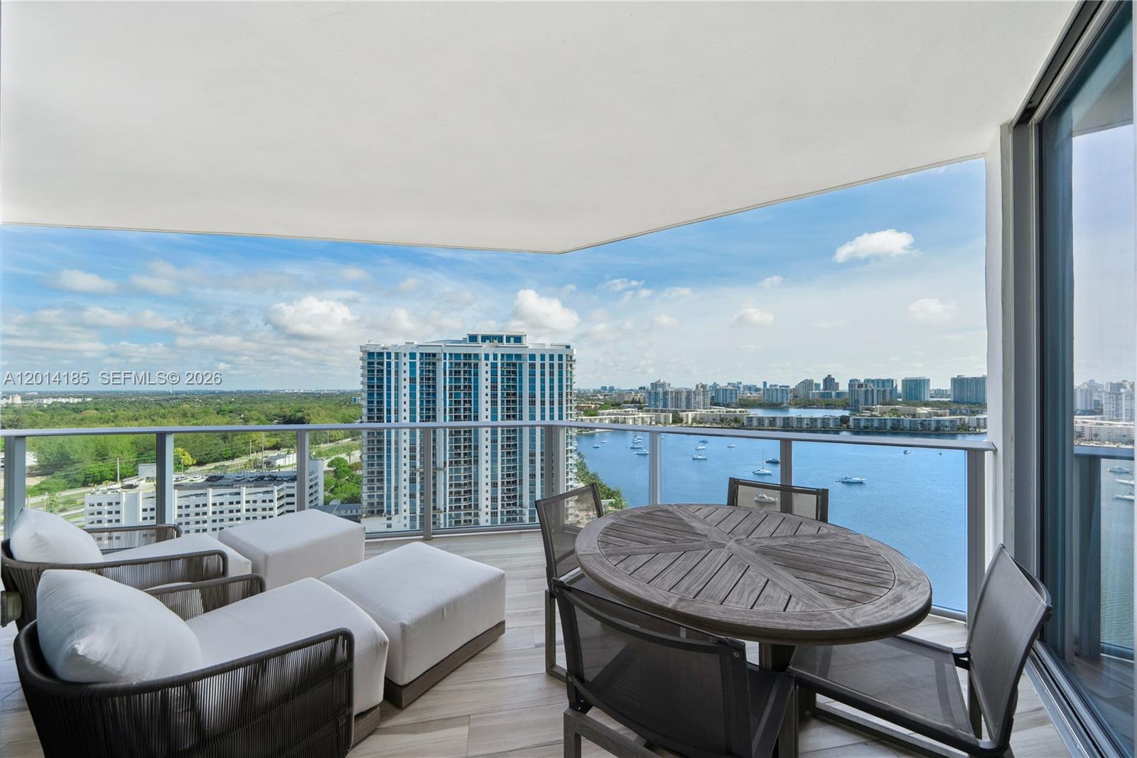 MARINA PALMS RESIDENCES - Residential