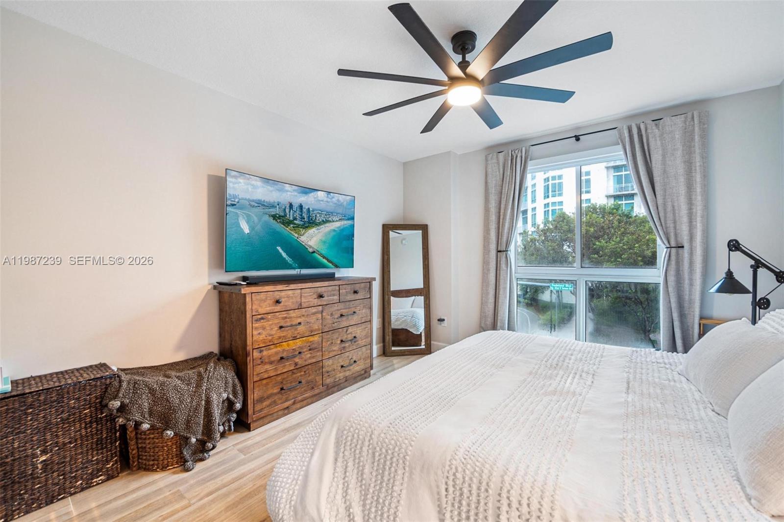 DOWNTOWN DADELAND CONDO N - Residential