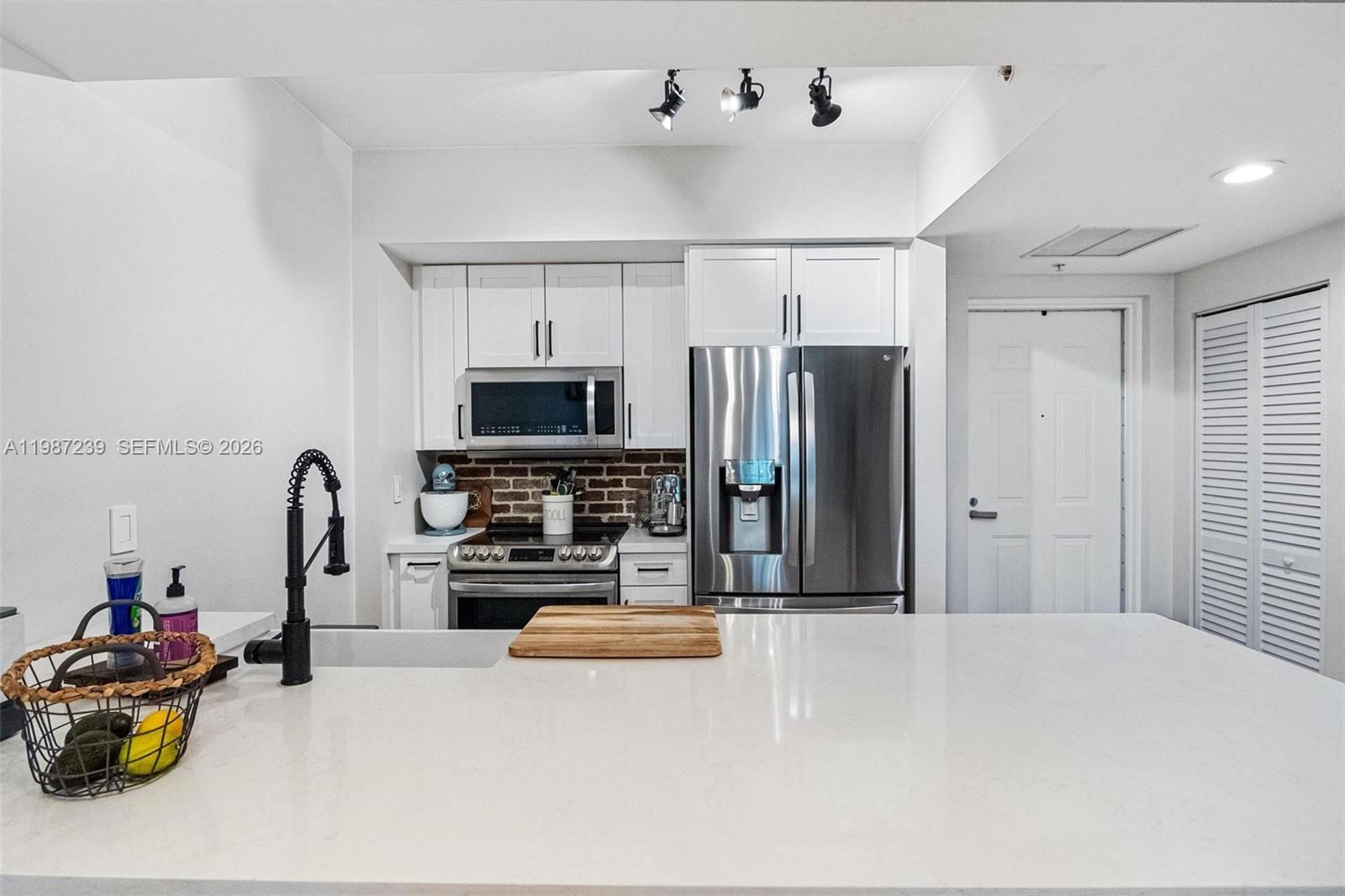 DOWNTOWN DADELAND CONDO N - Residential