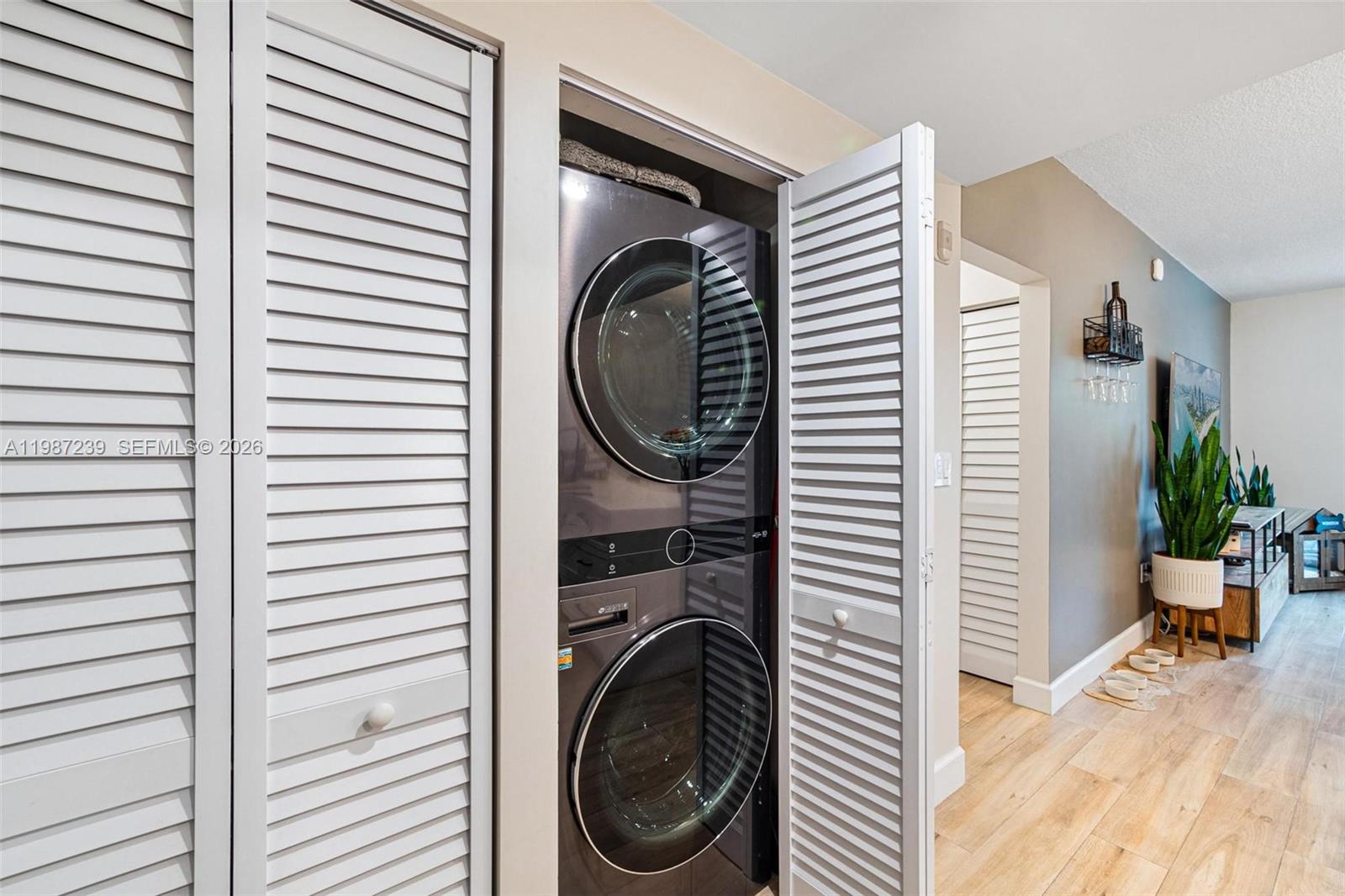DOWNTOWN DADELAND CONDO N - Residential