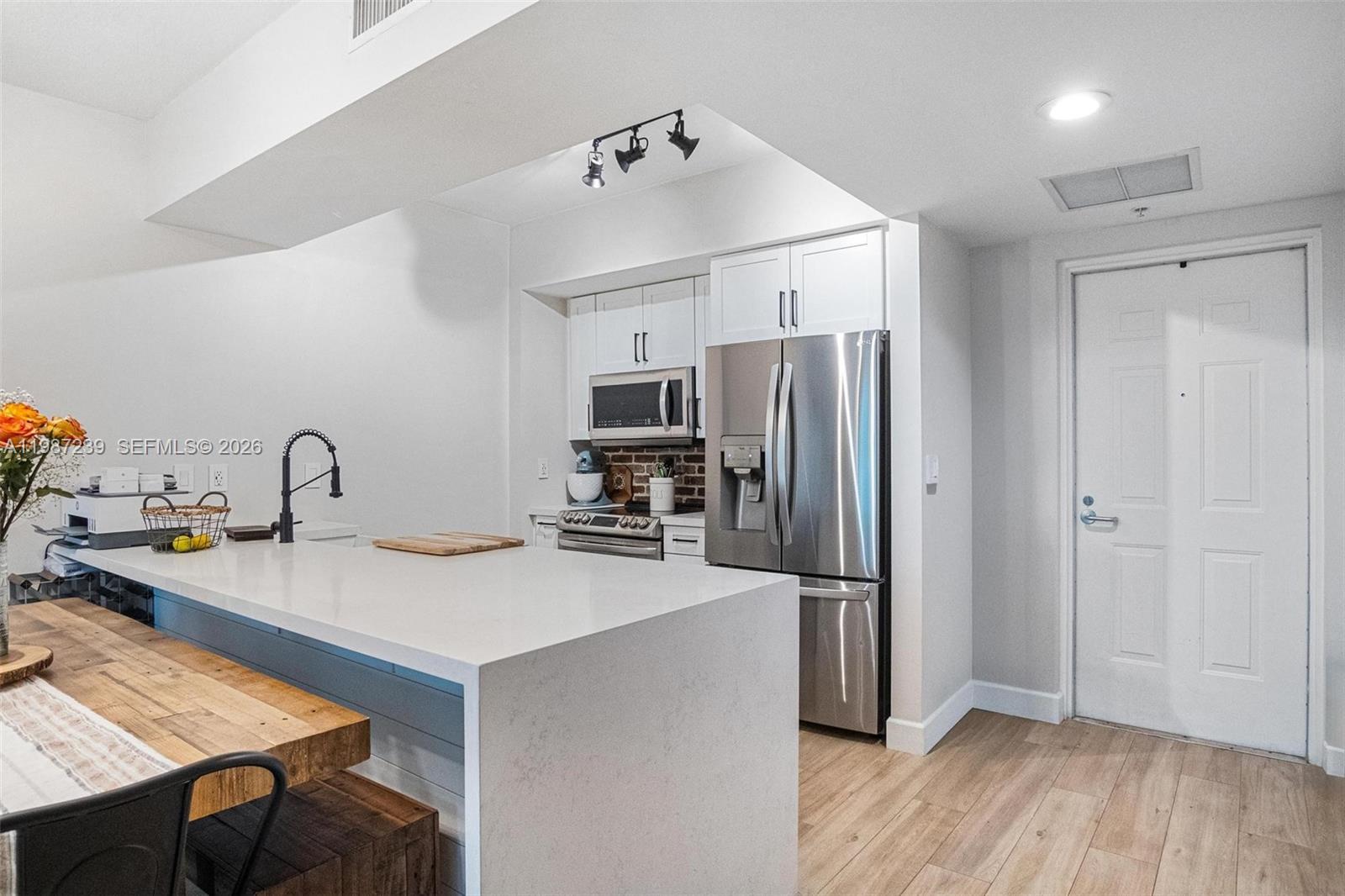 DOWNTOWN DADELAND CONDO N - Residential