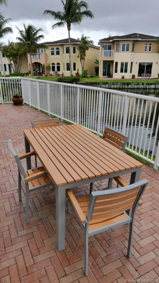 AVENTURA LAKES - PHASE II - Residential Lease