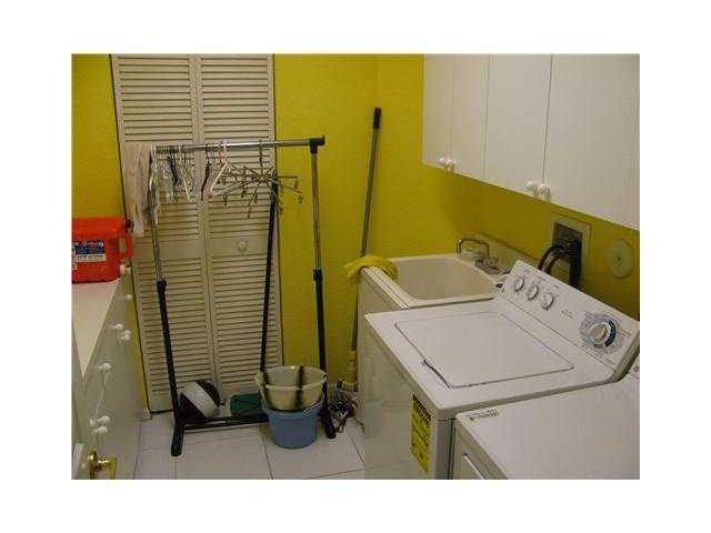 COUNTRY'S POINT 119-29 B - Residential Lease
