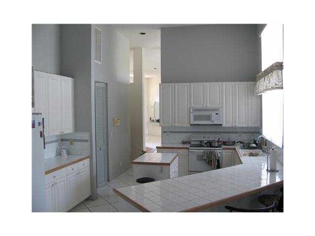 COUNTRY'S POINT 119-29 B - Residential Lease