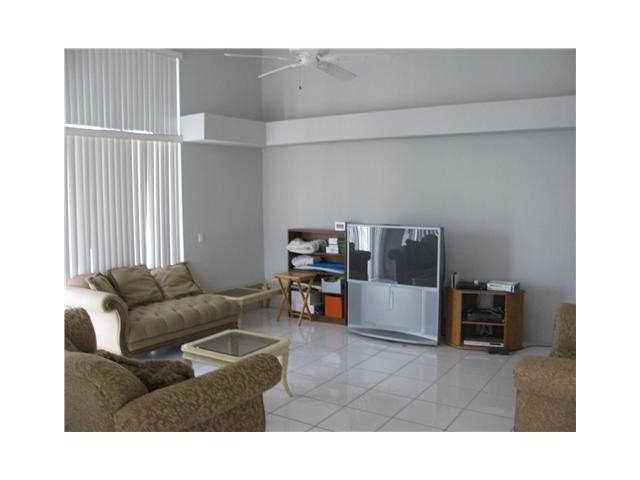 COUNTRY'S POINT 119-29 B - Residential Lease